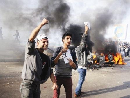 موجة عنف في الإسكندرية بسبب مشروع الدستور